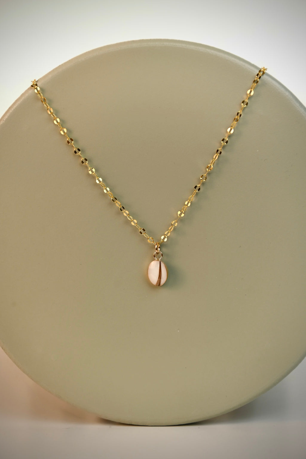 Heirloom Golden Oval Necklace
